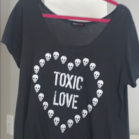 Graphic Tee - Picture 5 of 6